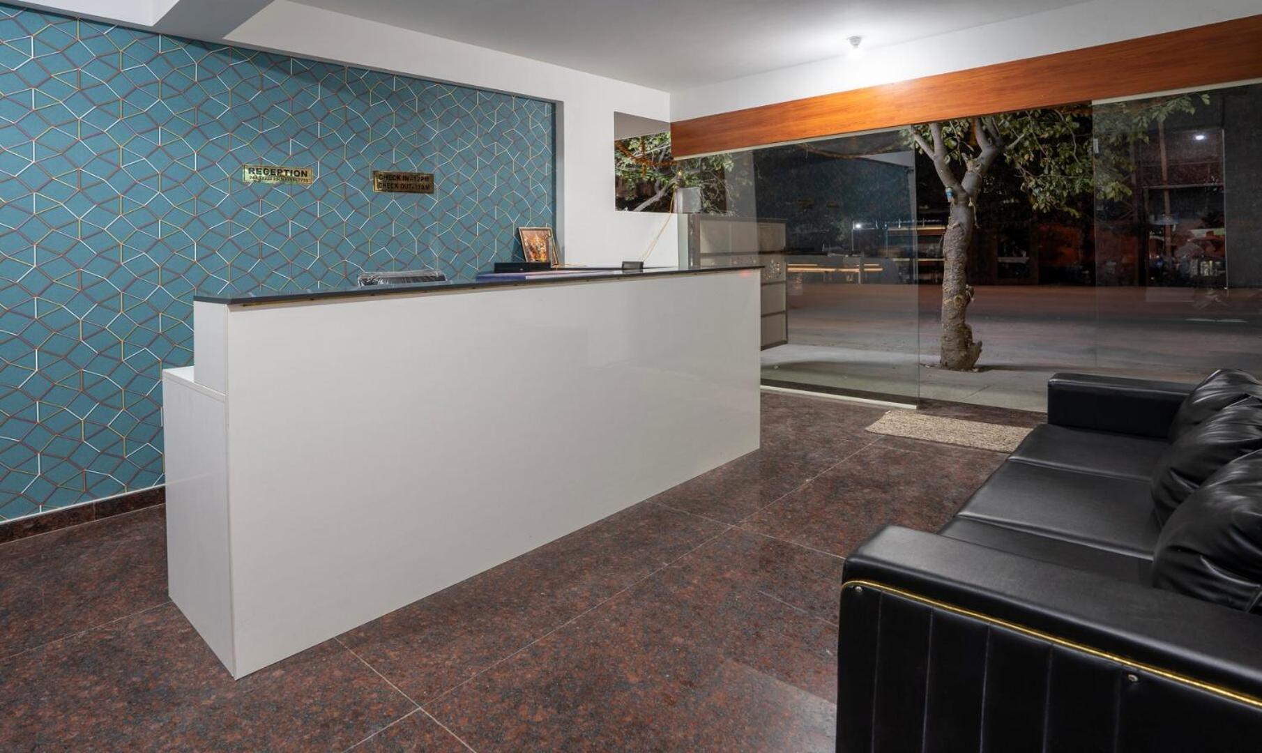 Hotel Royal Platinum Bangalore Luaran gambar