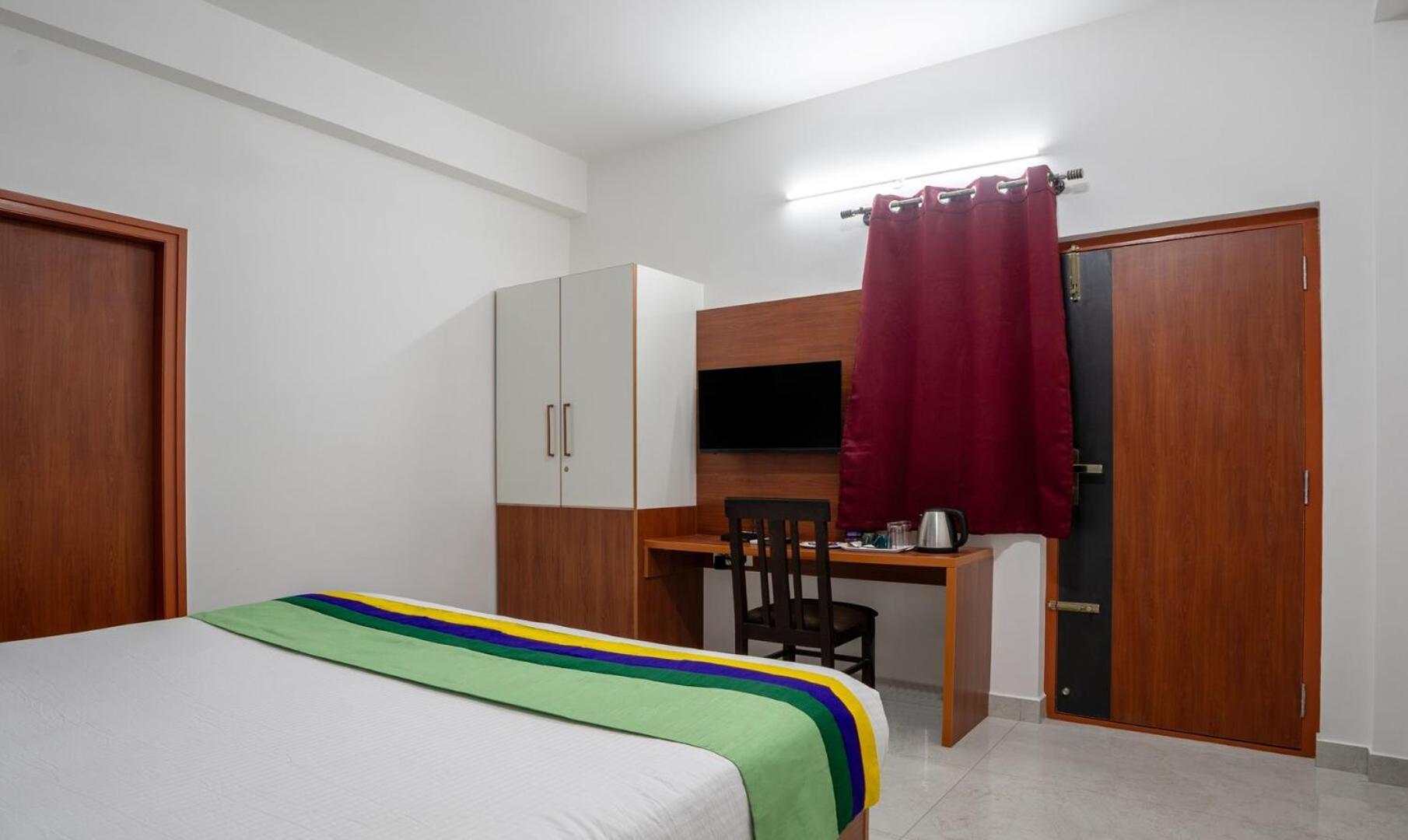 Hotel Royal Platinum Bangalore Luaran gambar